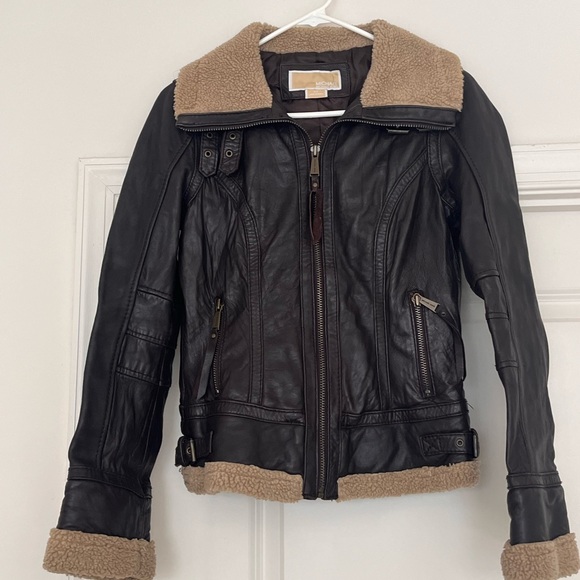 Michael Kors Women’s Brown Leather Jacket Faux Fur Trims Size Small - Picture 2 of 5